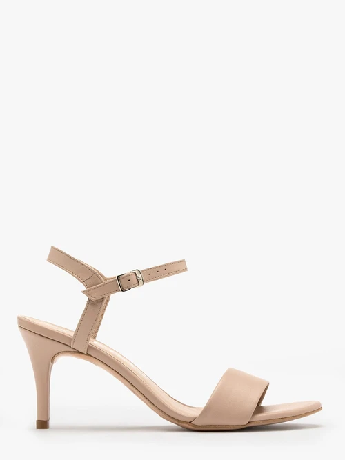 Beżowe sandały na szpilce