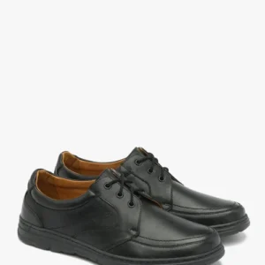 Czarne sznurowane półbuty