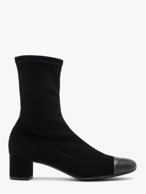 Czarne botki z lakierowanym noskie