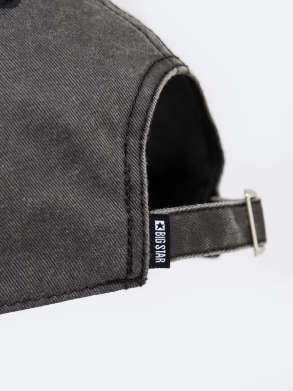 2672f86936b4b2d47a975370ab96f36cdec796d7 Czapka z daszkiem jeansowa z efektem postarzania czarna Densi 906