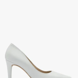 Białe czółenka na szpilce