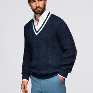 Męski sweter o splocie warkoczowym z dekoltem w serek - granatowy V2