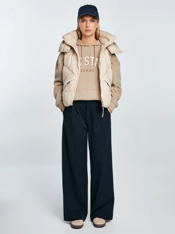 Kamizelka damska pikowana z kapturem beżowa Enifata 801