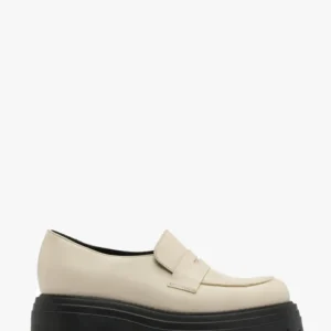 Kremowe mokasyny na grubej podeszwie