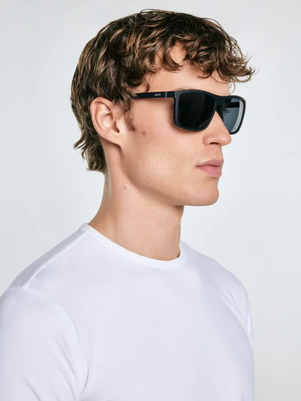 Okulary przeciwsłoneczne męskie czarne Helios 906