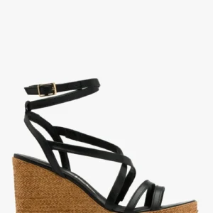 Czarne sandały na koturnie