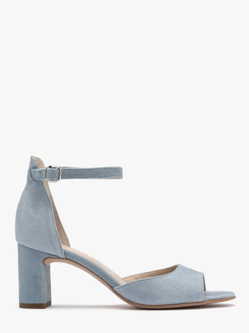 Klasyczne niebieskie sandały na obcasie