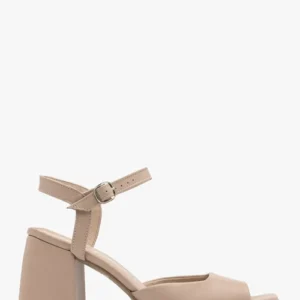 Beżowe sandały na masywnym słupku