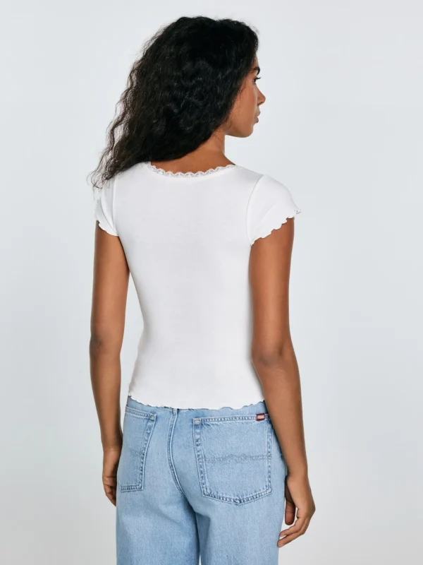 Koszulka damska w prążek z dekoltem caro Madlena 100