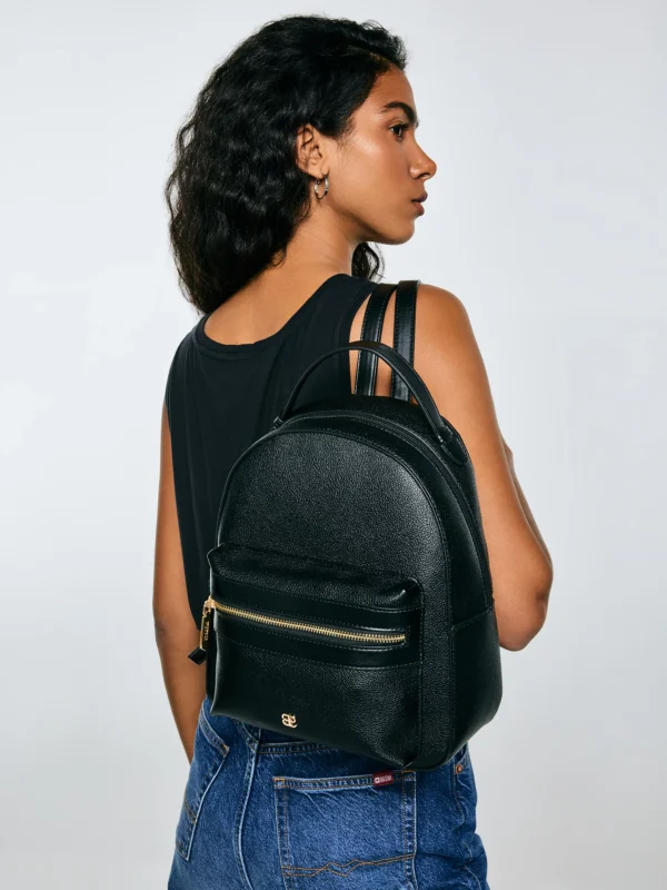 4fcf9f19d08e79ea5cdfd973642a16d03a9003a6 Plecak damski ze skóry ekologicznej czarny Caterinara 906