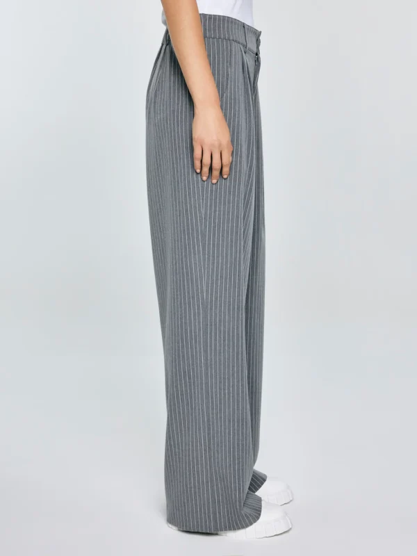 Spodnie damskie z szeroką nogawką w prążek szare Elvie 902