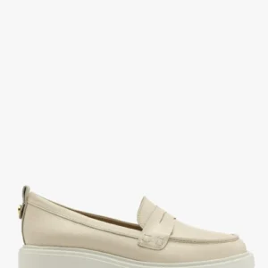 Kremowe mokasyny z ozdobną cholewką