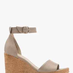 Beżowe sandały z paskiem wokół kostki