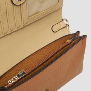 GUESS Brązowy portfel na łańcuszku Noelle II Mini