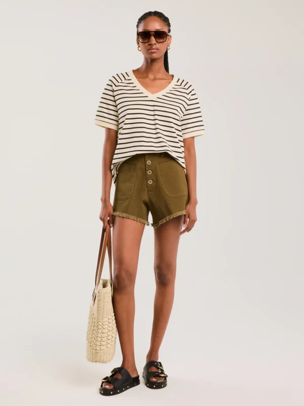 Szorty damskie z surowym wykoŅczeniem khaki Gusti 303