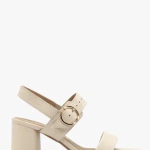 Kremowe sandały damskie