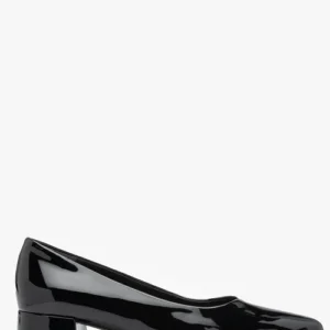 Czarne lakierowane czółenka na niskim obcasie