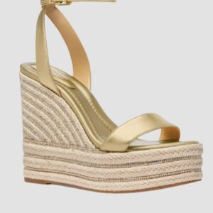 MICHAEL KORS Złote sandały na platformie Leighton Wedge