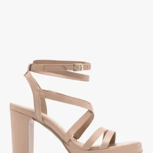 Beżowe sandały z ozdobnych paseczków