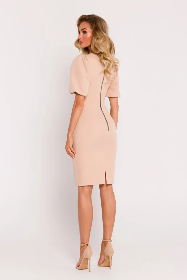 Elegancka ołówkowa sukienka dekolt V bufiaste rękawy beż
