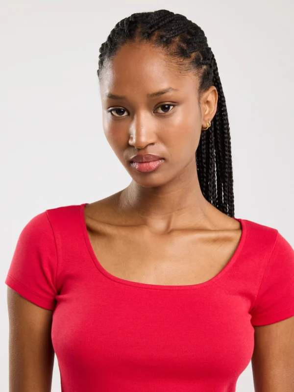 Koszulka damska slim z dekoltem caro czerwona Missa 603