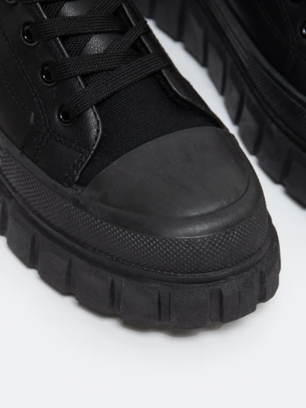 5bfa8986c2642519a1078f24e02e8d2b42a372a1 Trampki damskie wysokie czarne MM274625 906