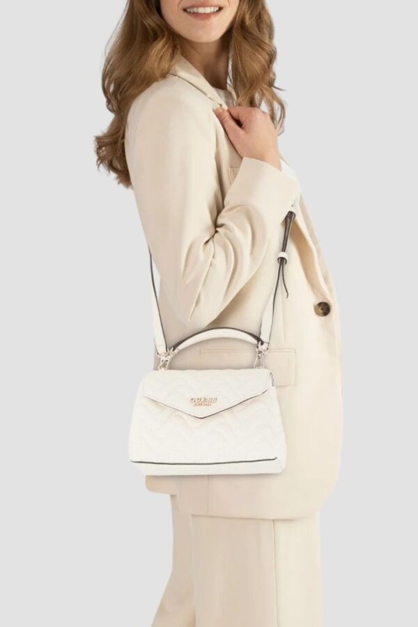 GUESS Biała damska torebka pikowana Mini