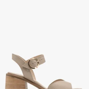 Beżowe sandały na masywnym obcasie