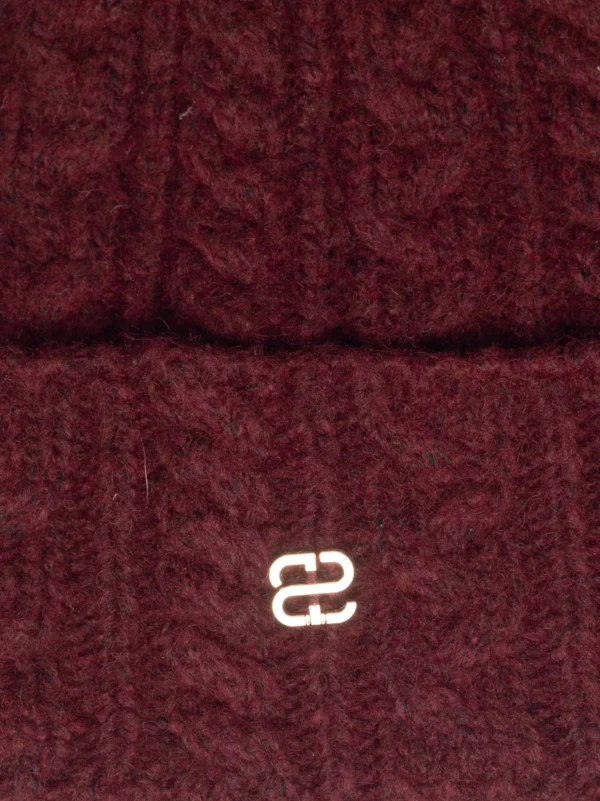 Czapka damska z dekoracyjnym splotem z pomponem bordowa Carole 604