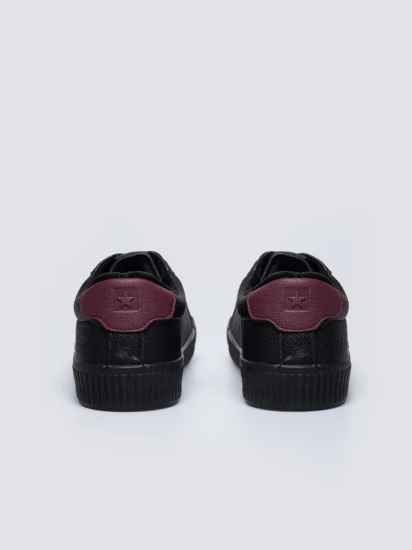 Trampki damskie ze skóry ekologicznej czarne OO274A462 906