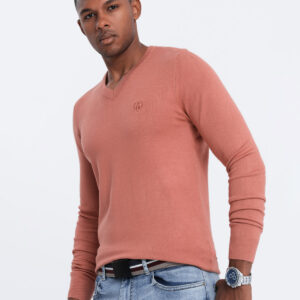 Sweter męski z haftem - różowy V18