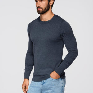 Sweter klasyczny męski z wiskozą BASIC z okrągłym dekoltem – granatowy melanż V16