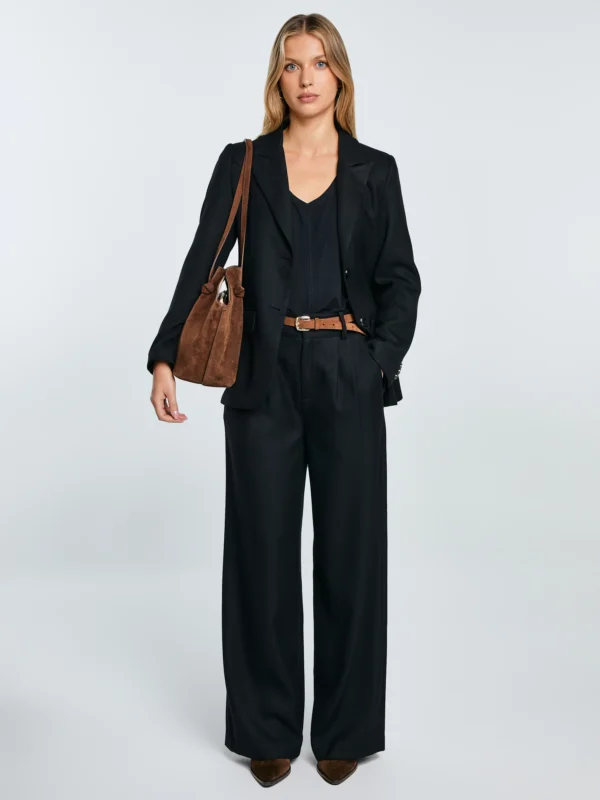 75e2cd237a0a2930a9214b80724b04b43ddcd358 Spodnie damskie z szeroką nogawką z dodatkiem wiskozy czarne Emisi 906