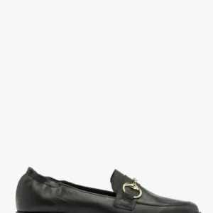 Czarne mokasyny ze złotą ozdobą