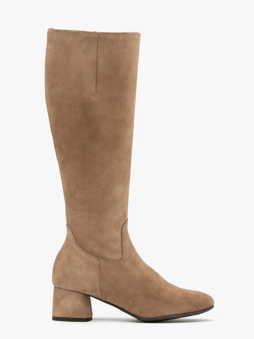 Welurowe kozaki damskie na niskim klocku