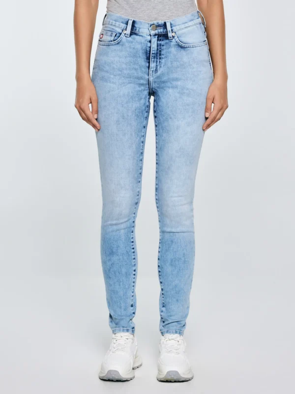 82b2a02fc6e6373998173311b22f71fc5cc4dd38 Jeansy damskie skinny marmurkowe jasnoniebieskie Adela 138