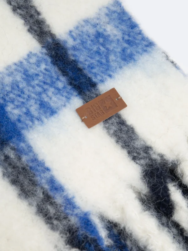 Szalik damski w kratę niebieski Herlynia 401