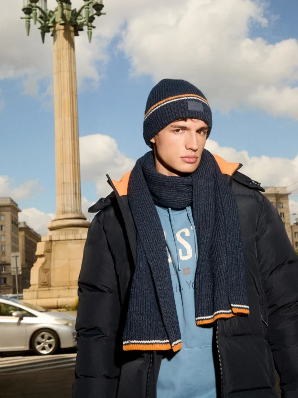 Szalik męski z kolorowym akcentem granatowy Wandegors 404