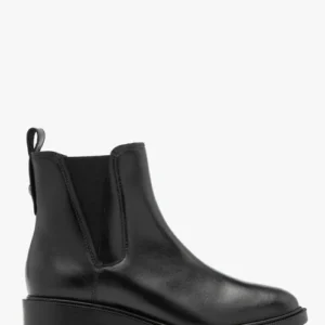 Czarne sztyblety damskie z dekoracyjnym cięciem przy gumie