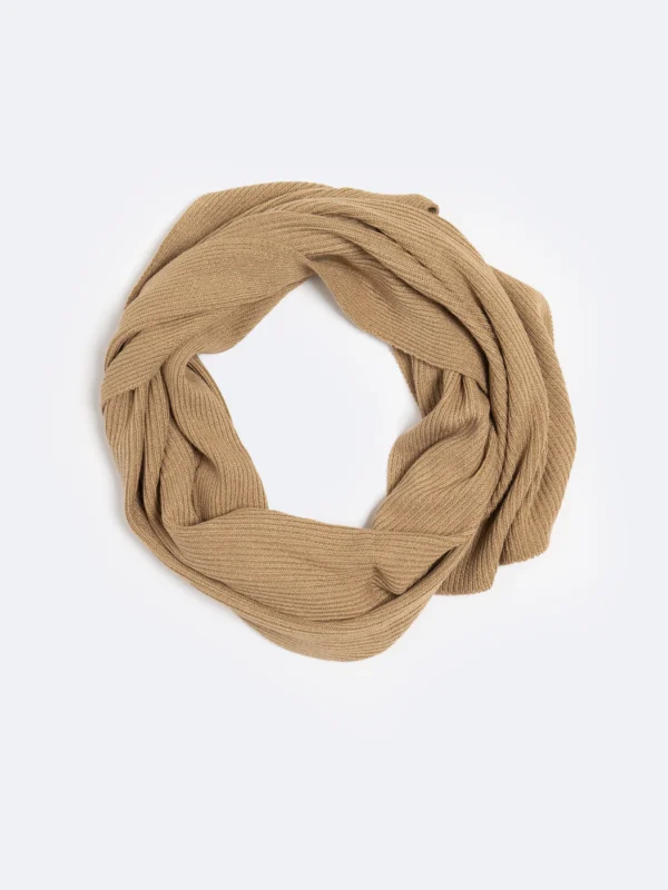 Szalik beżowy Estanili 801