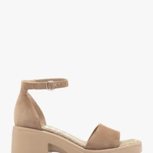 Beżowe sandały damskie z weluru