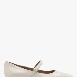 Kremowe lakierowane baleriny z ozdobnym zapięcie