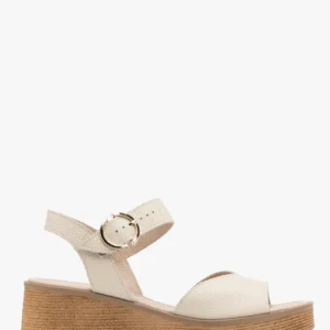 Kremowe sandały na platformie