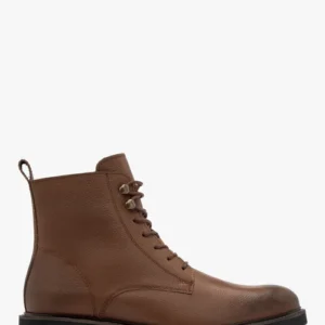 Brązowe trzewiki męskie na czarnym spodzie