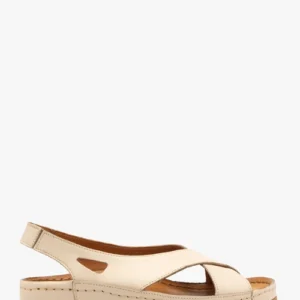 Kremowe sandały damskie na grubszym spodzie