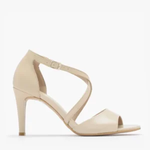 Sandały z ozdobnymi paseczkami