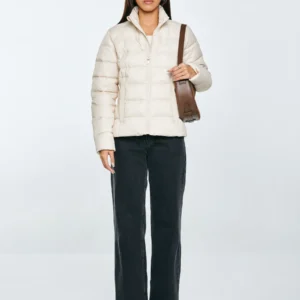 Kurtka damska pikowana ze stójką kremowa Delina 103