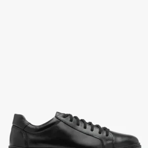 Czarne półbuty męskie sznurowane w sportowym stylu