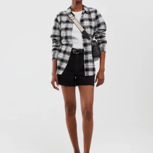 Szorty damskie jeansowe z kolekcji Authentic czarne Authentic Girl 937