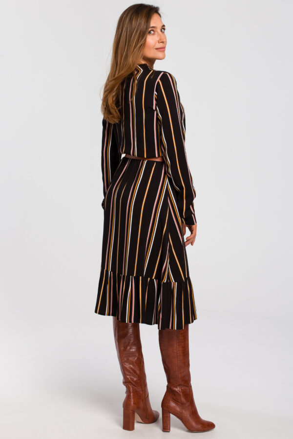 Sukienka boho w paski z falbaną na dole i paskiem brązowa wiskoza